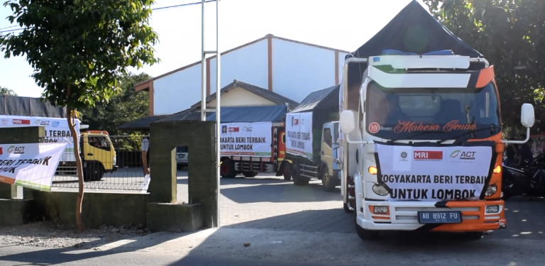 ACT DIY Berangkatkan Lima Truk Angkut Logistik ke Lombok