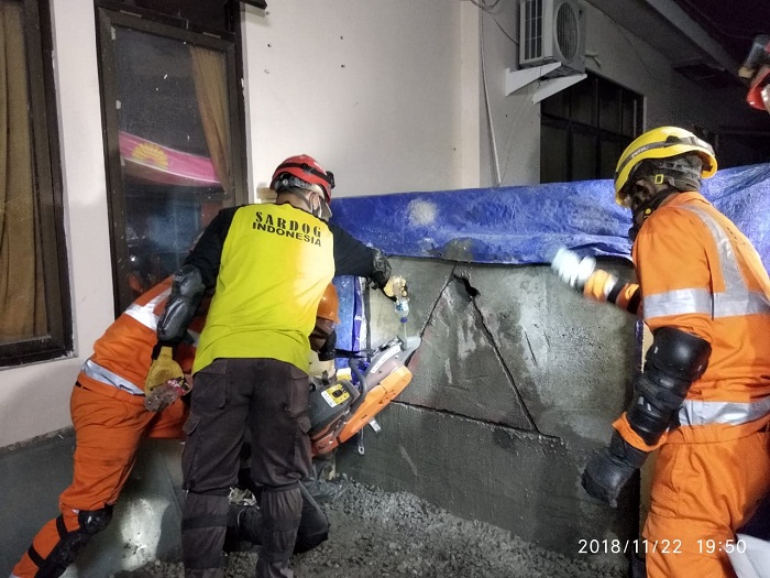 Basarnas Latihan Penyelamatan Korban Tertimpa Reruntuhan Bangunan