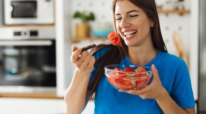 Cegah Hipertensi Makan Tomat